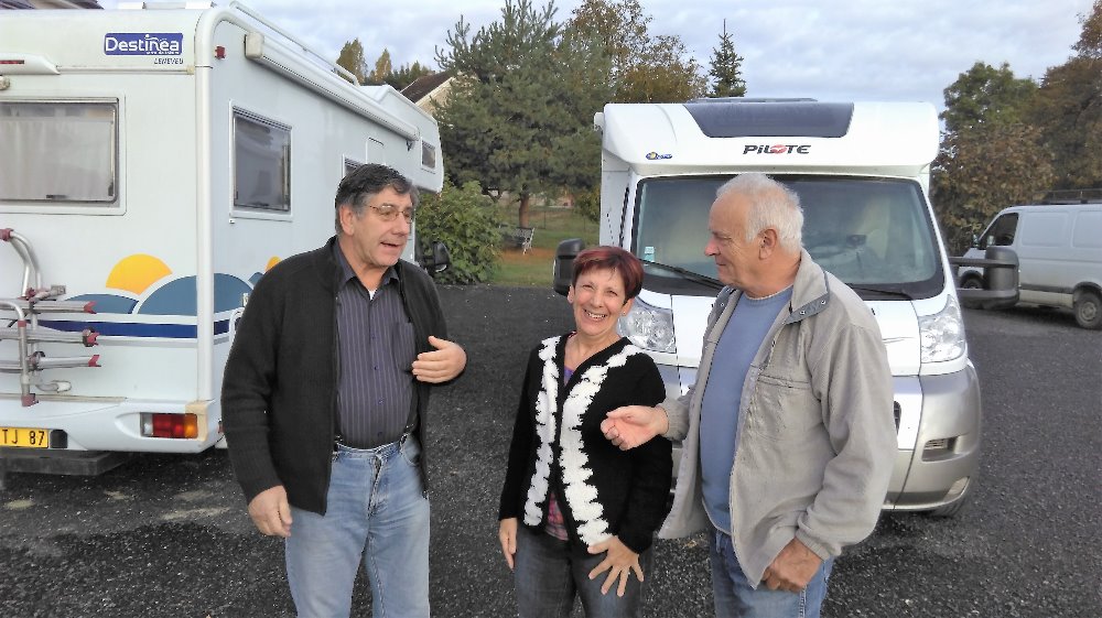 Aire camping-car  Champvoisy (51700) - Photo 4
